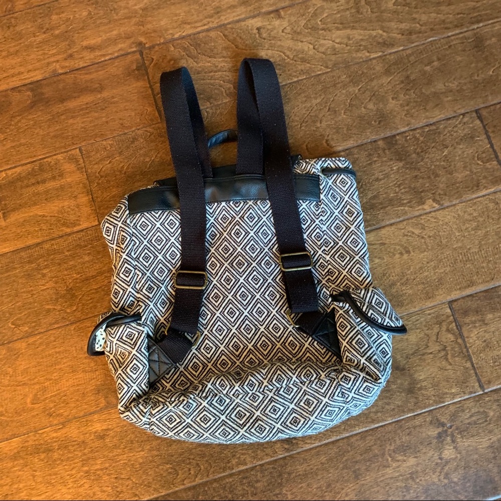 Madden Girl Geometric Design Drawstring Backpack - Picture 5 of 8